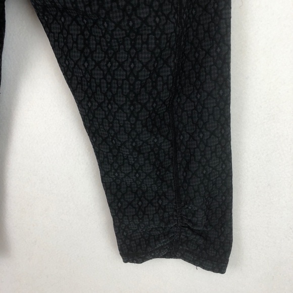 Prana | Women’s Dark Gray Textured Crop Leggings - Picture 8 of 9